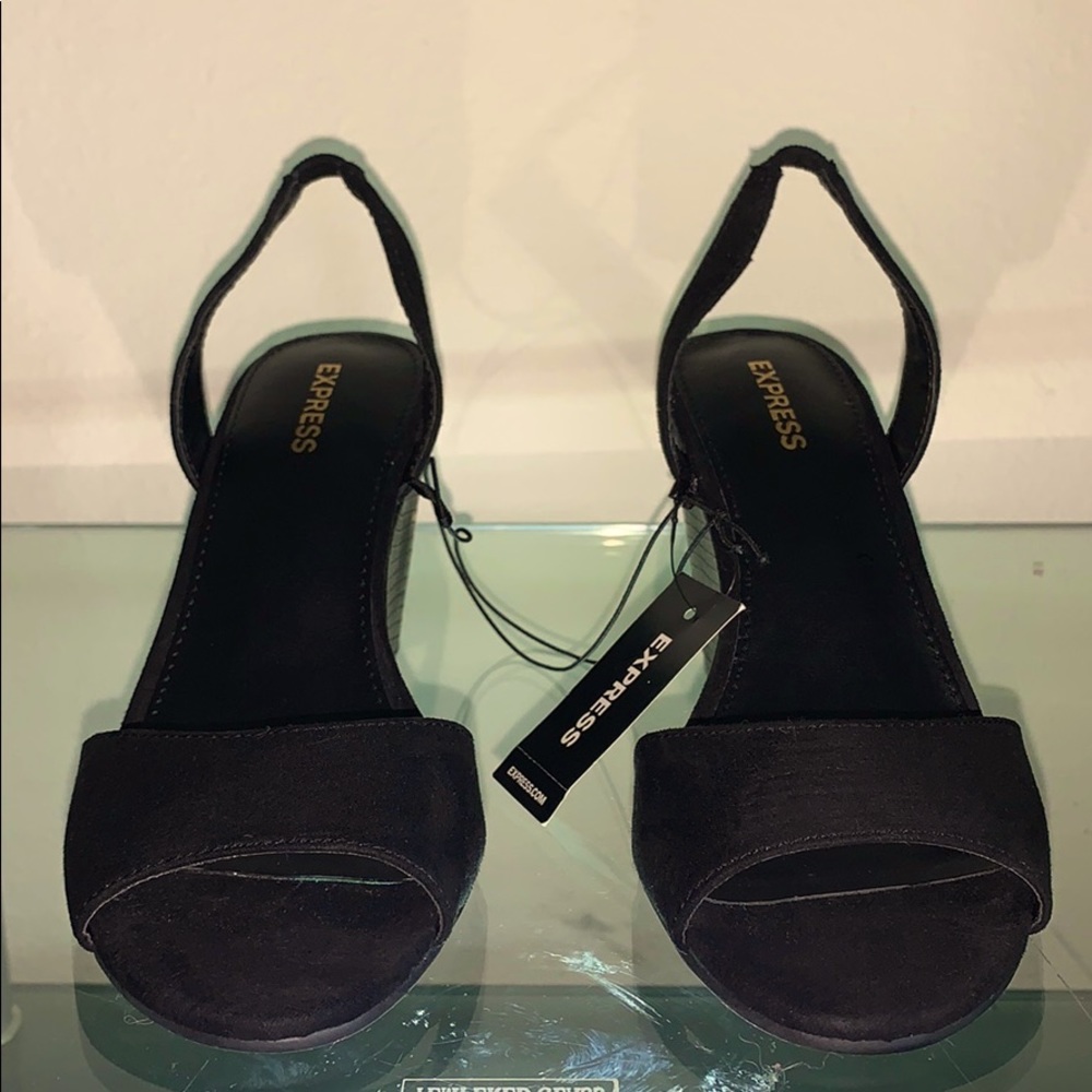 NWT Express Woman’s open Toe wedges Size: 5 Black